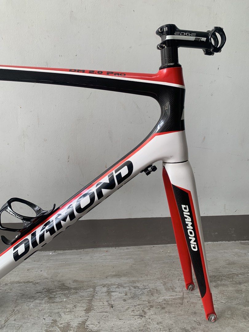 Diamond DM 2.0 Pro (Category: Bicycles) located in Manila. Submitted by mnlbike (Listing ID 1450091153, Image 2). Description: Lightweight aero bike from Diamond Size 56 top tube 53 seat tube Medium Full carbon frameset Alum lugs and housing Stock diamond Carbon Bottle cage With slightly used shimano BBR60 100mm edge SL stem With seatclamp Frame weight as posted is 1.940.