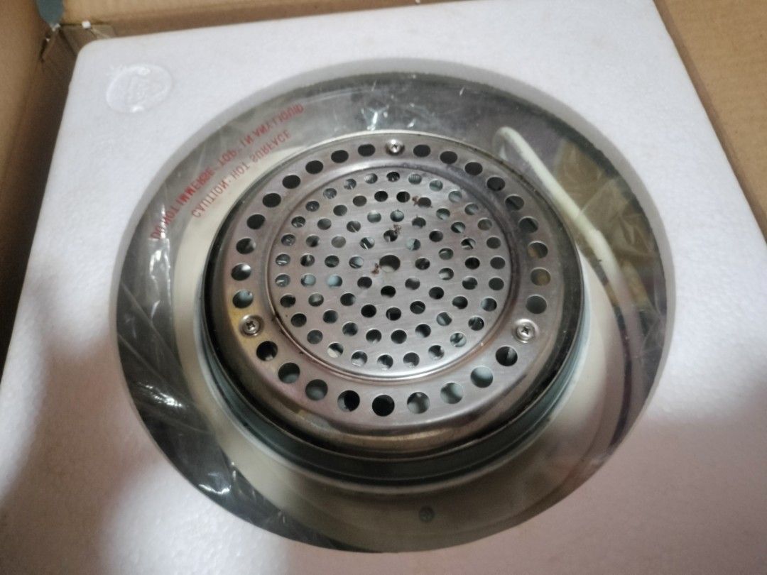 Dowell TB-75MM Compact Convection Oven with Halogen Lamp *** (Category: Ovens & Toasters) located in Taguig. Submitted by matuts1216 (Listing ID 1450087706, Image 3). Description: The Dowell TB-75MM offers a compact solution for various cooking needs, utilizing a halogen lamp for even cooking Product Specifications Capacity: 7 Liters Wattage: 900 watts Bowl Material: Tempered glass Cooking Method: Halogen lamp for faster and even cooking Controls