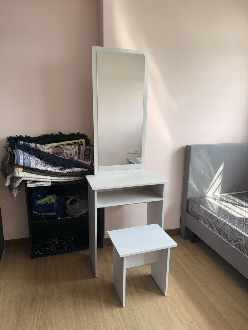 dressing table (Category: Tables & Sets) located in Singapore. Submitted by homies_furniture (Listing ID 1450073802, Image 2). Description: ✨Brand new dressing table ✨Dressing table price:$119 ✅Free Delivery ✅Free Installation ✅Same Day Delivery For Any Enquirers… ☎️Call/WA: 87707403.