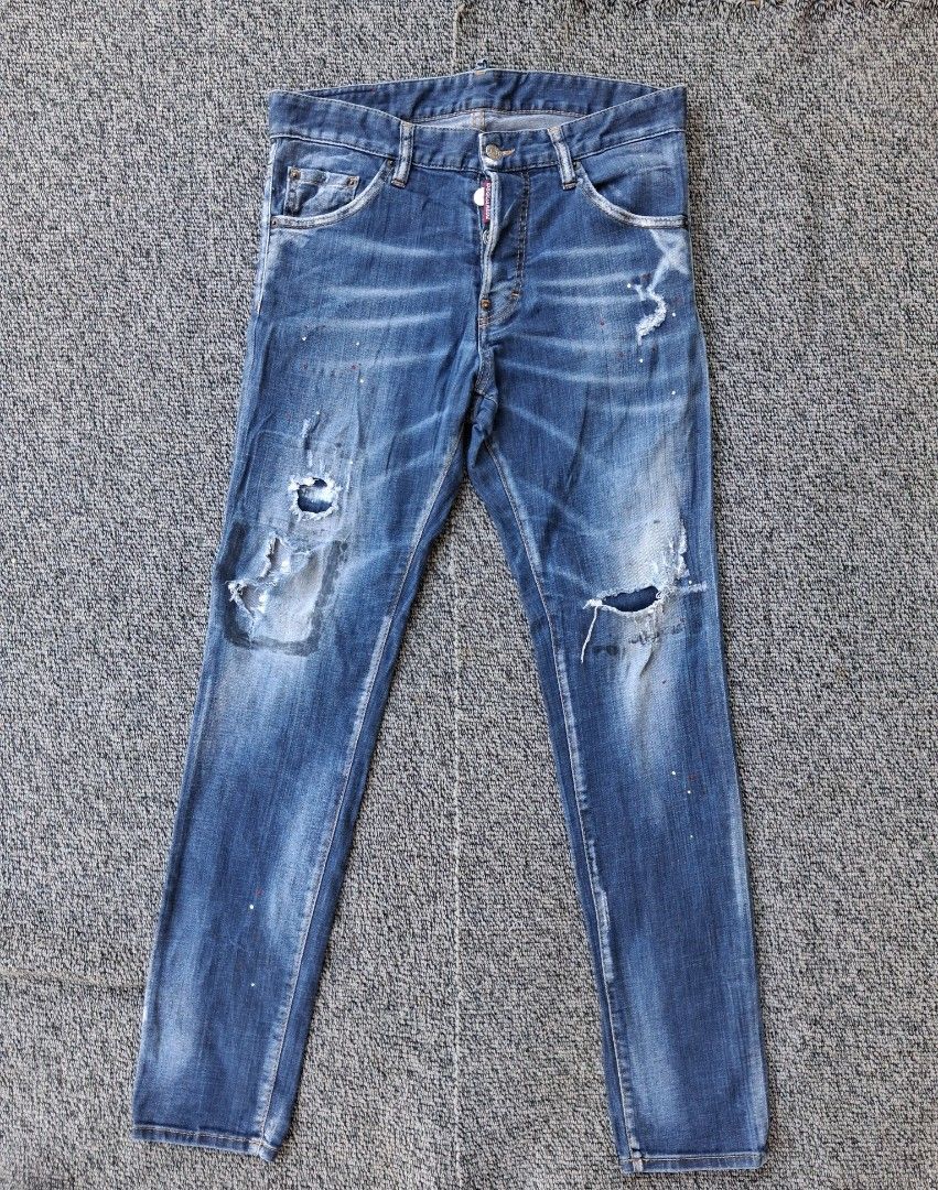 DSQUARED DISTRESS JEANS (Category: Jeans) located in Solano. Submitted by clenteezy (Listing ID 1449992033, Image 1). Description: W-32 L-40.5 Leg opening-6 drop your offer.