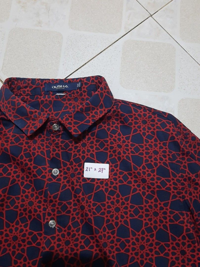 DUSHA red-navy blue long sleeve shirt (Category: Formal Shirts) located in Baguio. Submitted by jinriarchives (Listing ID 1450039054, Image 2). Description: 21" x 27" Issue: Pinholes sa likod.