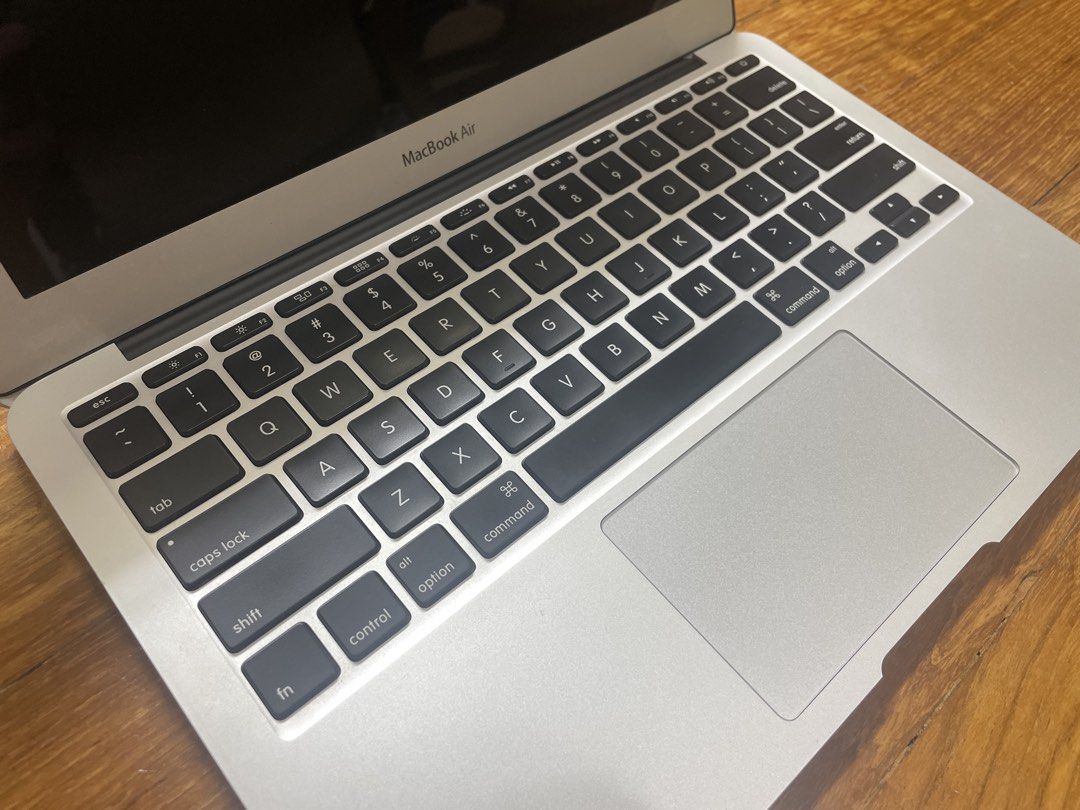 Early 2015 MacBook Air 11”511339917895936002