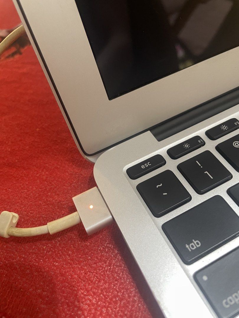 Early 2015 MacBook Air 11”511339917895936004