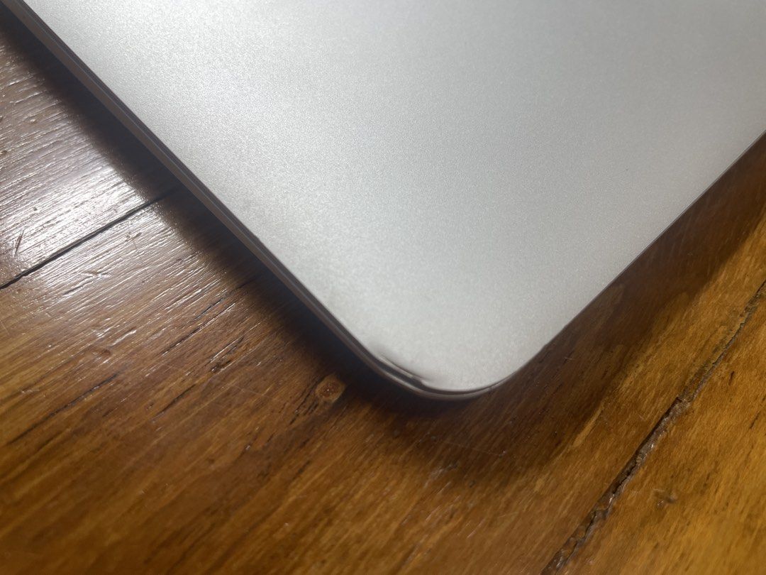 Early 2015 MacBook Air 11”511339917895936006