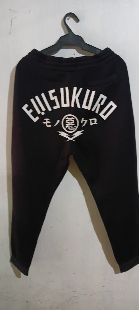 EVISU KURO Black Jogger Pants (Category: Joggers) located in San Pedro. Submitted by souq_dekada (Listing ID 1449966219, Image 2). Description: - Black Evisu Kuro joggers - Evisu logo on one leg, Evisukuro branding on the other - Drawstring waist for adjustable fit - Ribbed cuffs - Ideal for casual wear or lounging -Last pic is for brand /price reference only...Ctto ************ Add Sf 165ph via J&T xpress MOP: GCASH *Fixed Price*.
