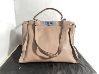 (Category: ) located in . Submitted by centric_luxe (Listing ID 1449963302, Image 1). Description: .