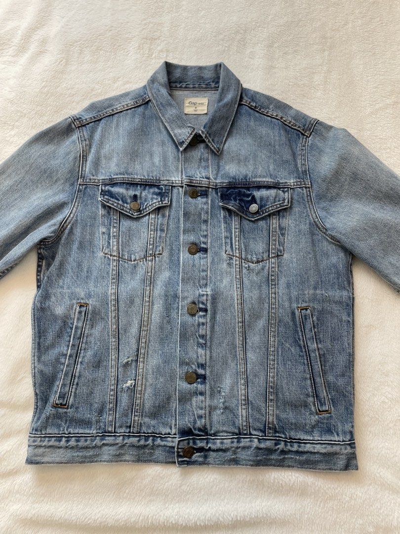 由 isola_bella (刊登 ID 1450090247，圖片 3) 提交，位於 台北市 (Taipei) 的 Gap 1969 Distressed Denim Jacket Blue M (類別：外套、夾克、大衣)，說明：。