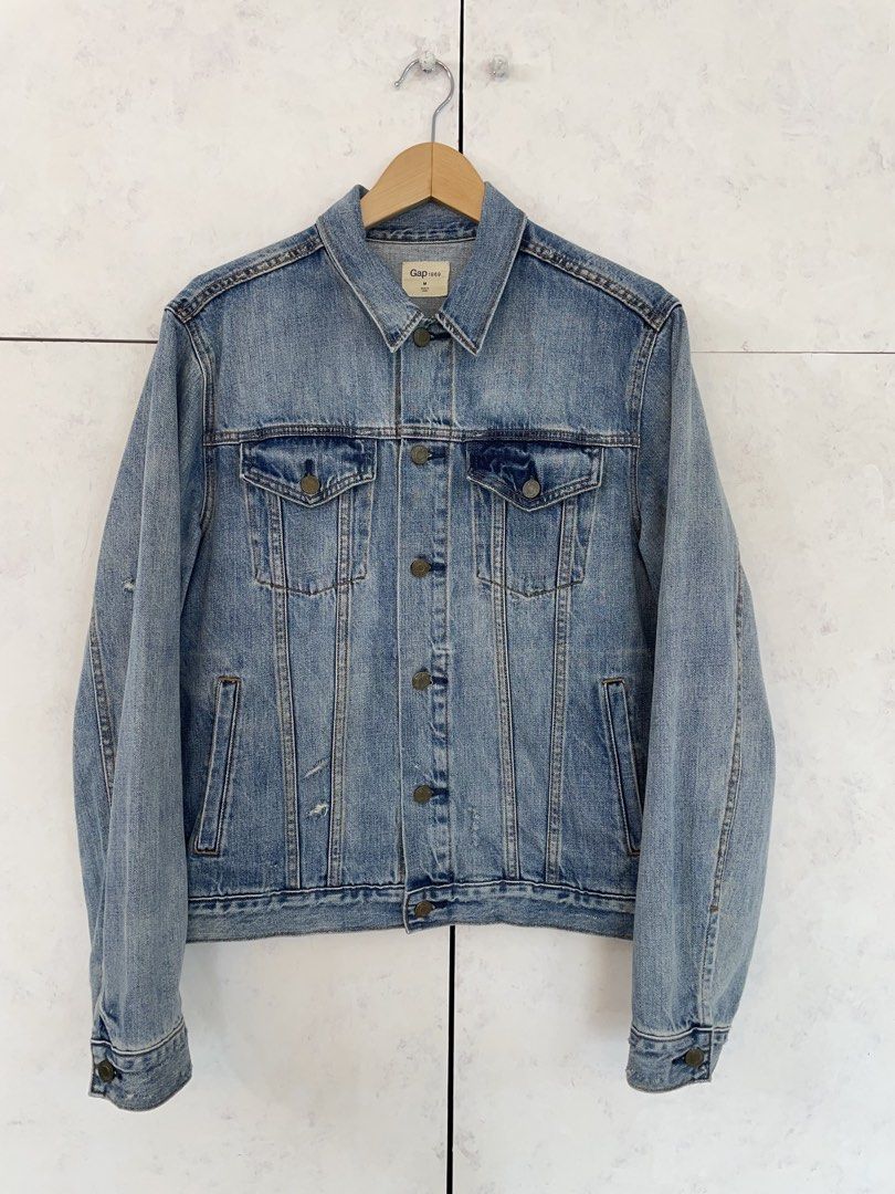 由 isola_bella (刊登 ID 1450090247，圖片 1) 提交，位於 台北市 (Taipei) 的 Gap 1969 Distressed Denim Jacket Blue M (類別：外套、夾克、大衣)，說明：。