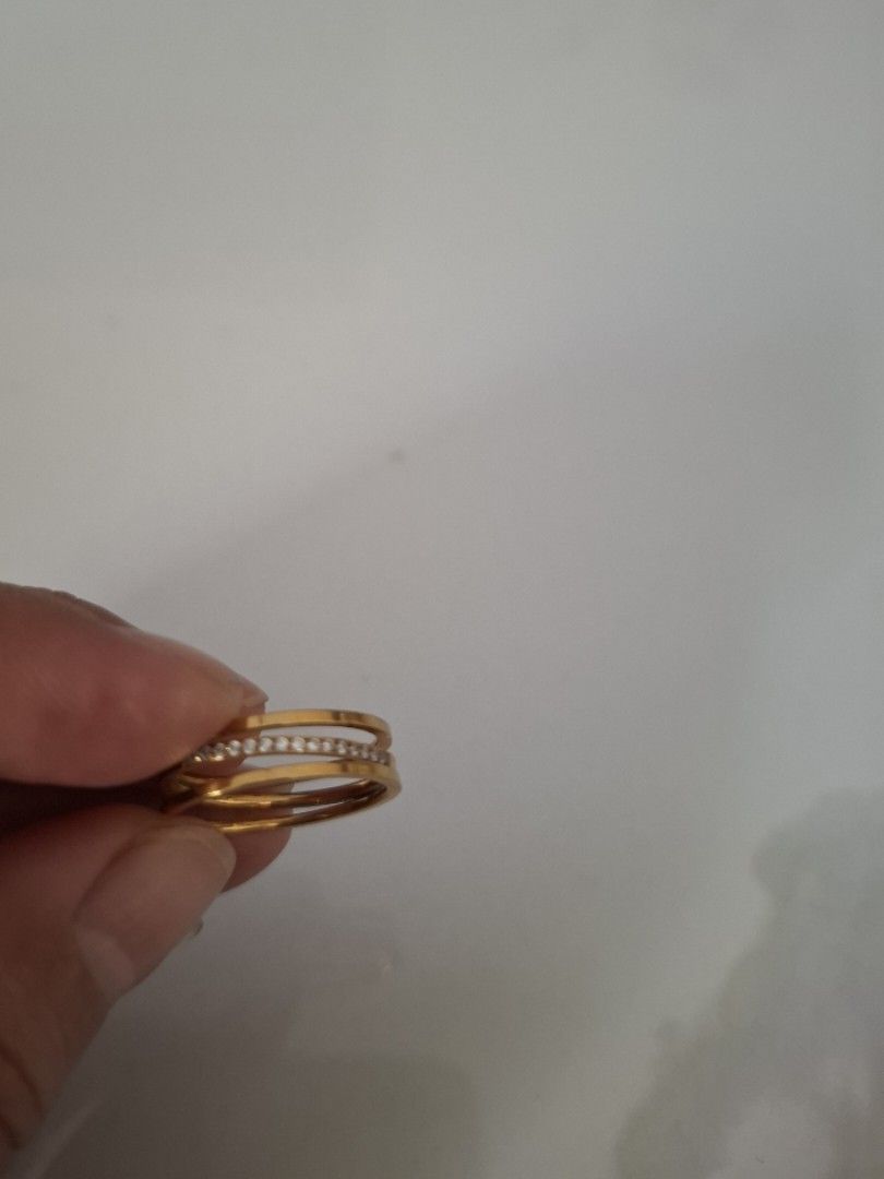 Gelang Tangan Model Bangle & Cincin Titanium Anti Karat 2 PCS (Kategori: Perhiasan Wanita) berada di Bogor. Dikirim oleh melina_amel (ID iklan 1450060486, Gambar 3). Deskripsi: Deskripsi : ■ Barang Masih Bagus & Cantik ■ Dapet Pouch Serut Serbaguna.