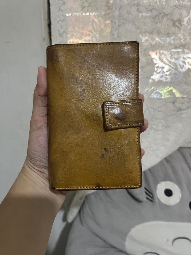 Fiocchi genuine leather wallet (Category: Luxury Bags & Wallets) located in Manila. Submitted by elainepie04583 (Listing ID 1449961795, Image 1). Description: Genuine Italian Leather Wallet. Crafted in Italy with full-grain leather that ages beautifully. Slim, durable, 12card slots + coin + bill compartment. For men who value quality. Gift box included. Thank You, Lord for timeless things. This isn't just a wallet. It's Italian craftsmanship. Mad
