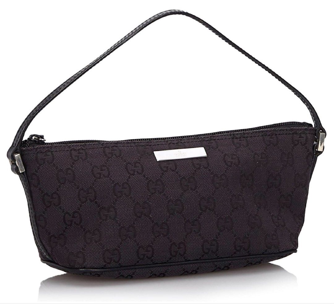 Gucci Pochette (Category: Luxury Bags & Wallets) located in Paranaque City. Submitted by missmargerrieal (Listing ID 1445136879, Image 1). Description: Original & Authentic Gucci Pochette💯 Like new, the gucci metal still have plastic, di ko po tinatanggal para di mgasgasan Bought in Off House Japan. Money Back Guaranteed Authentic Vintage Gucci.👌 Handle Leather still intact no flaws. Flaws, on the edge super minimal and not visible.. U can requ