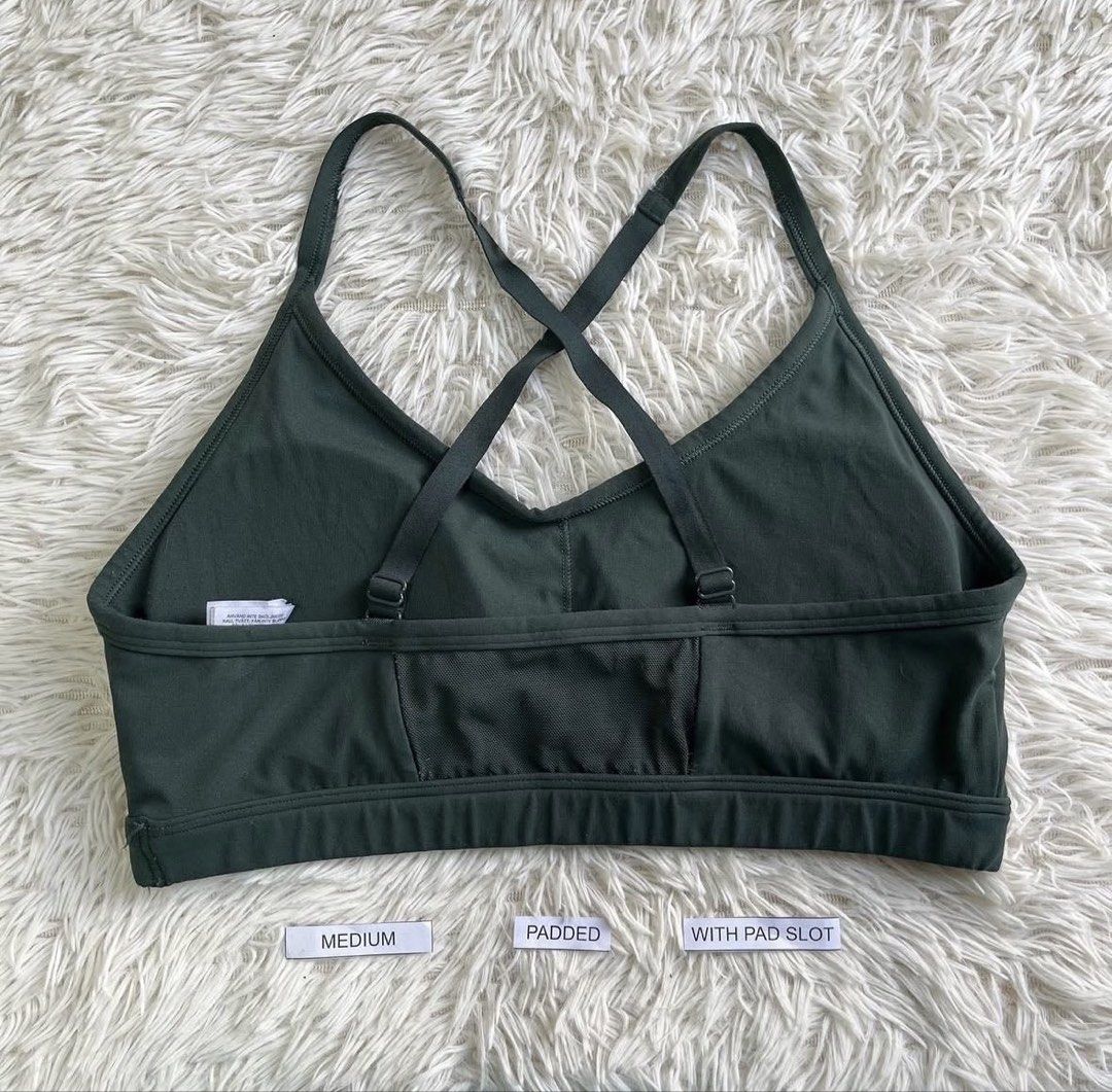Gymshark Sports Bra (Category: Activewear) located in Manila. Submitted by zzzoki (Listing ID 1450117923, Image 3). Description: Negotiable .
