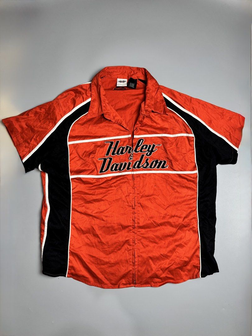 Harley Davidson (Category: Tshirts & Polo Shirts ) located in Sipalay. Submitted by collidethrift (Listing ID 1450070279, Image 1). Description: Harley Davidson Zip Shirt Size Large boxy Dimes 28 x 27 Good as new 1200.