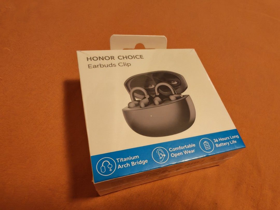 Honor Earbuds Clip (Category: Earphones) located in Pasig City. Submitted by garahenijo (Listing ID 1449975895, Image 1). Description: Honor Earbuds Clip Brand new and sealed as you can see sa pic. 101% orig Avail color: black purple .