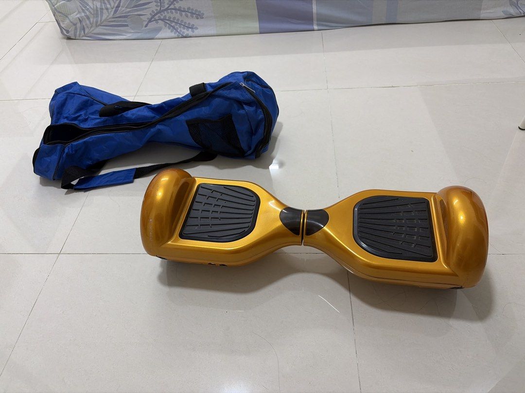 Hover board (Category: Other Sports Equipment and Supplies) located in Singapore. Submitted by velanceksl (Listing ID 1450102284, Image 1). Description: .