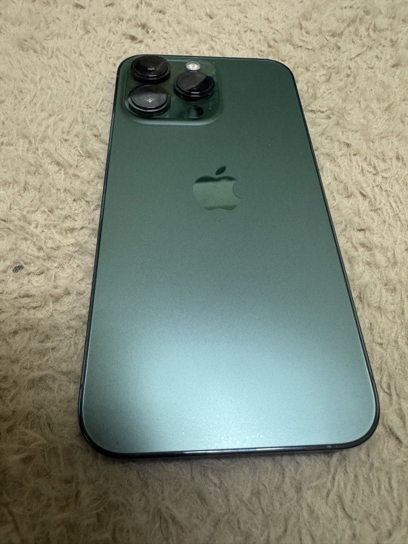 由 ajtrld (刊登 ID 1450124842，圖片 1) 提交，位於 新竹市 (Hsinchu City) 的 Iphone 13 pro 128 (類別：iPhone 13 系列)，說明：iPhone 13 Pro Alpine Green 128GB • 84% battery health • No scratches • Never repaired • SIM unlocked • Includes charging cable and 3 protective cases • No original box • All functions work properly。