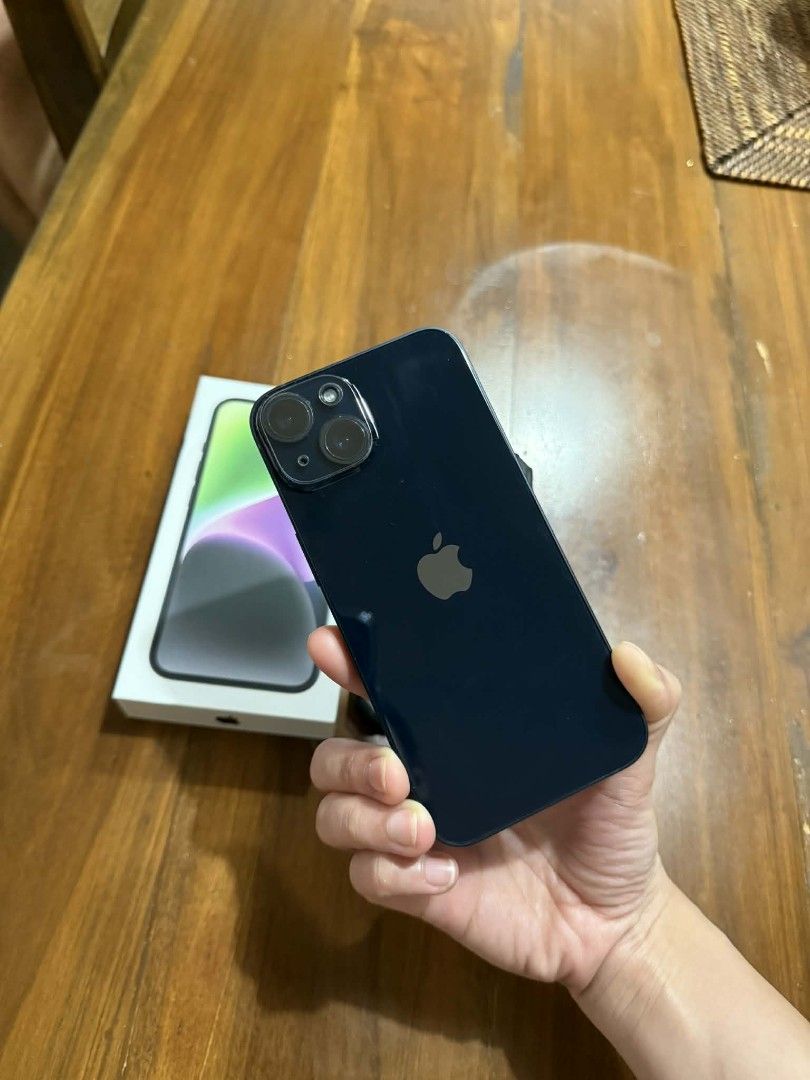 Iphone 14 128gb Midnight Black (Category: iPhone 14 Series) located in Cagayan de Oro. Submitted by declutter97 (Listing ID 1450032633, Image 2). Description: For sale! Selling my iPhone 14 128GB Midnight Black. Battery health: 83% Php 20,000 Inclusions: Casing With box USB Cable (original) .