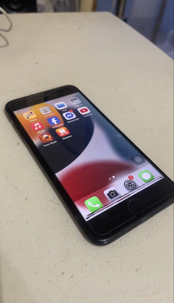iPhone 7 Plus (Category: iPhone 7 Series) located in Balagtas. Submitted by afsillano (Listing ID 1449917722, Image 1). Description: Selling my preloved iPhone 7 Plus. In good condition Honest issue: Mute button at the side not working and lines below the screen as seen in uploaded images.