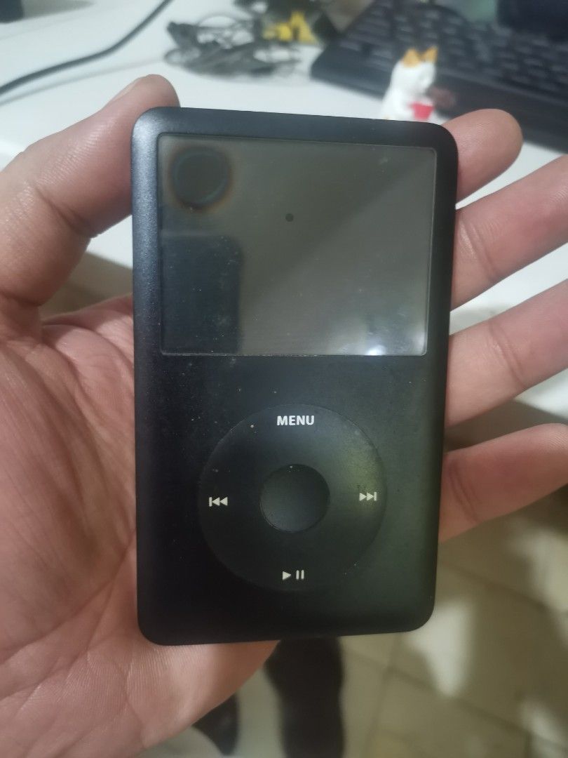 ipod untested (Category: Laptops & Notebooks) located in Las Pinas. Submitted by janssenstore (Listing ID 1450055932, Image 3). Description: not sure kung working pa.