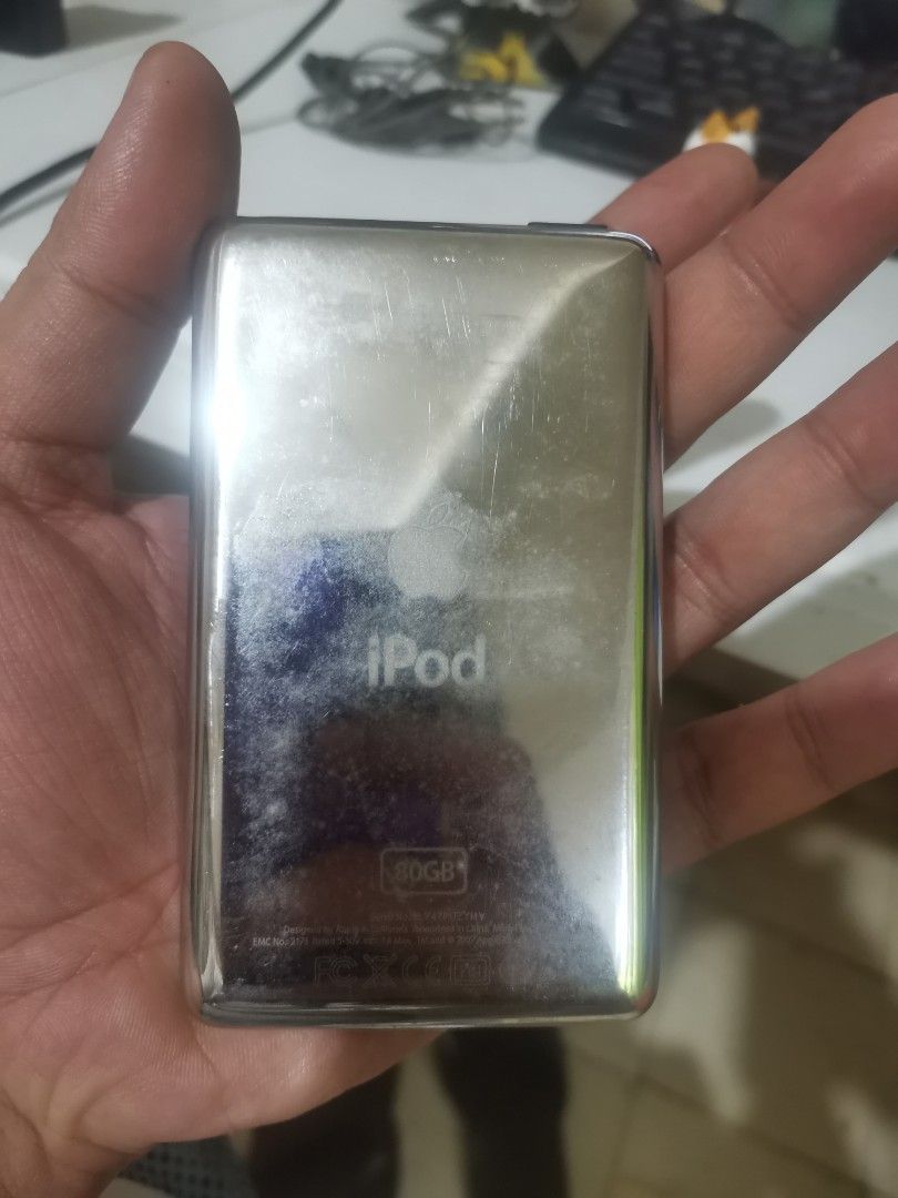 ipod untested (Category: Laptops & Notebooks) located in Las Pinas. Submitted by janssenstore (Listing ID 1450055932, Image 2). Description: not sure kung working pa.