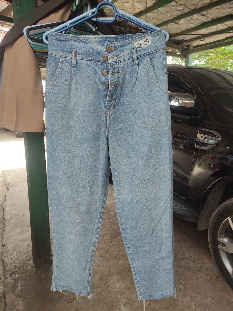 Jeans (Category: Jeans) located in Pagadian. Submitted by shielaso (Listing ID 1449964102, Image 3). Description: new and used not ukay 100 pesos each.