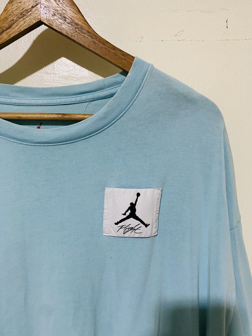 Jordan Oversized Fit T-Shirt Light Blue (Category: Tshirts & Polo Shirts ) located in Manila. Submitted by donskehh (Listing ID 1450089151, Image 2). Description: - Light blue Jordan t-shirt - Oversized fit - Size 2XL - Features iconic Jumpman logo patch - Ideal for casual wear - Comfortable and stylish - best fit 2XL - may mga washable stain kayo na bahala maglaba Pero all and all excellent condition pa ung item. . .