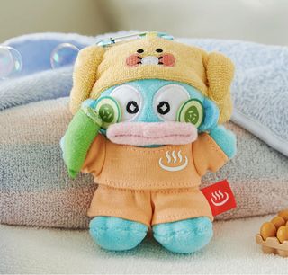 (Category: ) located in . Submitted by thehypeweartoys.co (Listing ID 1450087165, Image 1). Description: .