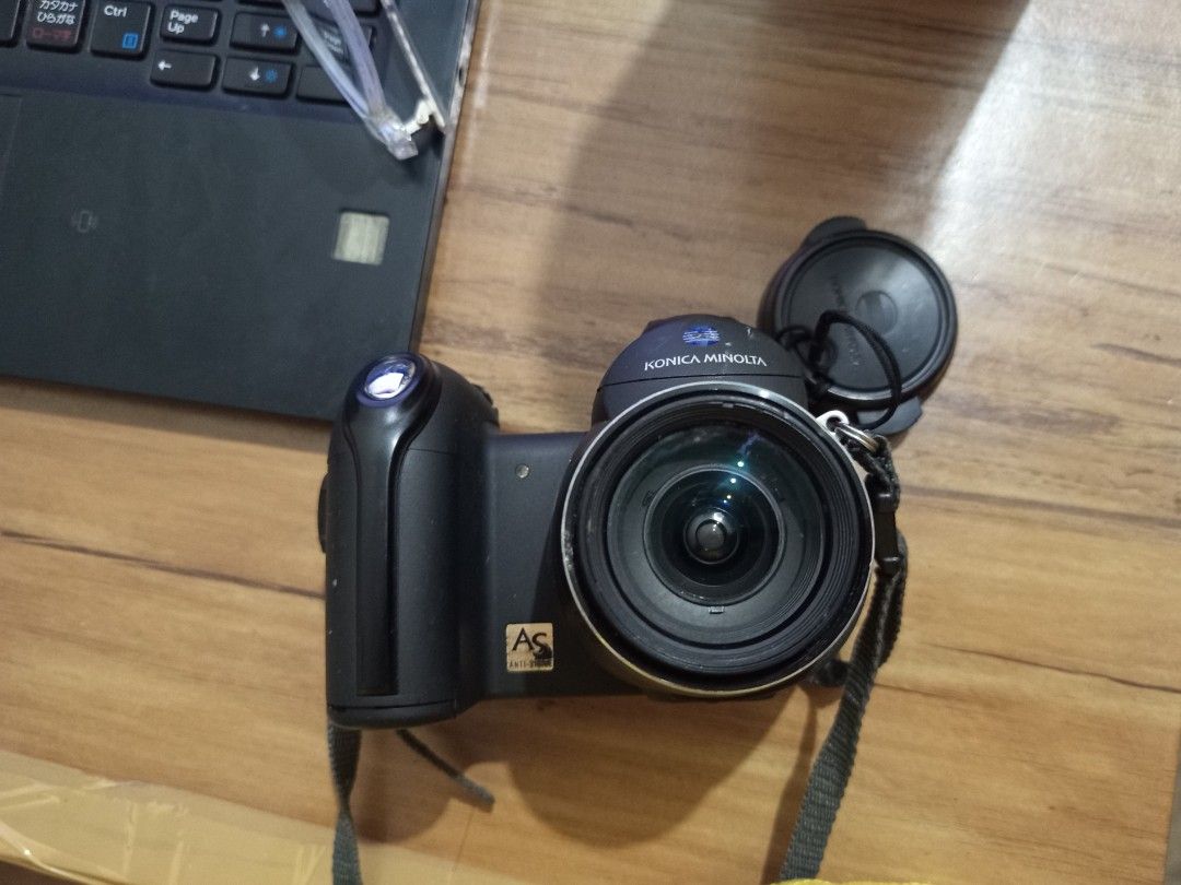 KONICA MINOLTA Z5 Camera (Category: Cameras) located in Cavite. Submitted by rainebowroses172 (Listing ID 1450057194, Image 1). Description: 📸 Untested Camera (As Is) Selling as untested. Hindi rin po nagsasara nang maayos ang battery cover. Not sure if gagana siya since cheap battery lang ang ginamit ko and hindi siya nag on. ✨ Baka po simple fix lang or good for repair/parts. ⚠️ Buy at your own risk. ❌ No return, no refund. 📍 Trece Martires C