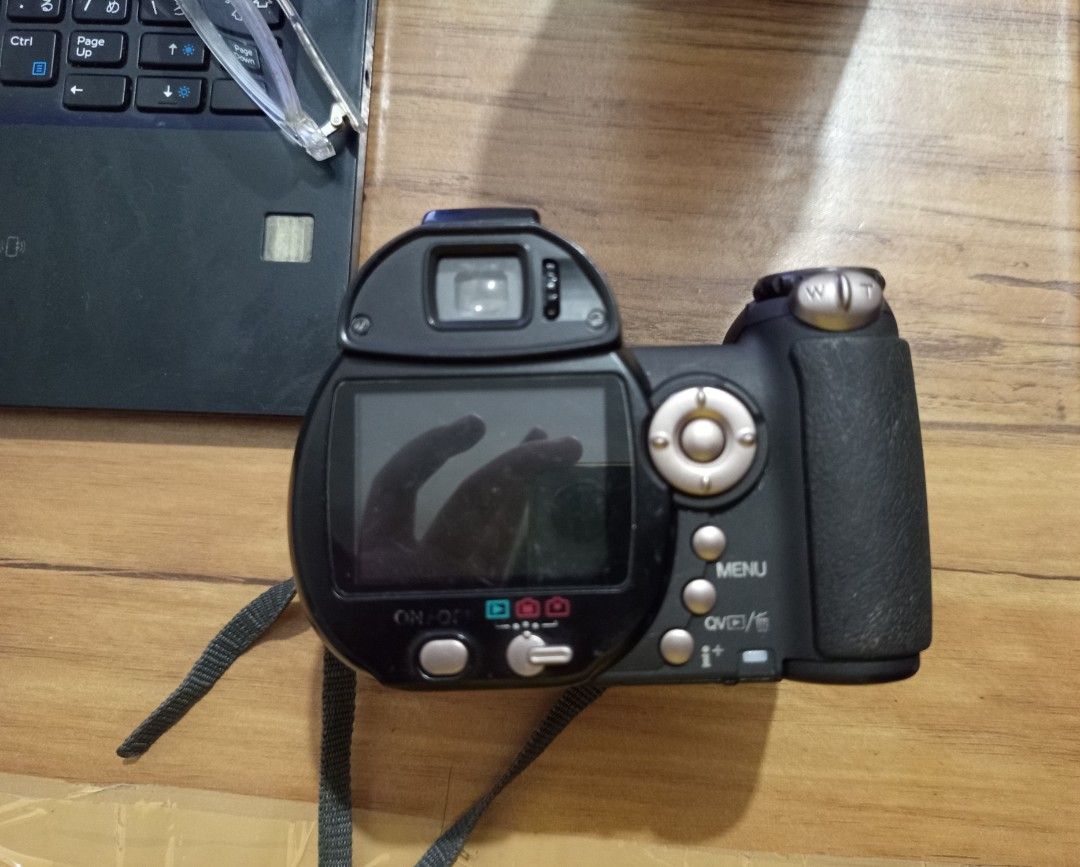 KONICA MINOLTA Z5 Camera (Category: Cameras) located in Cavite. Submitted by rainebowroses172 (Listing ID 1450057194, Image 3). Description: 📸 Untested Camera (As Is) Selling as untested. Hindi rin po nagsasara nang maayos ang battery cover. Not sure if gagana siya since cheap battery lang ang ginamit ko and hindi siya nag on. ✨ Baka po simple fix lang or good for repair/parts. ⚠️ Buy at your own risk. ❌ No return, no refund. 📍 Trece Martires C