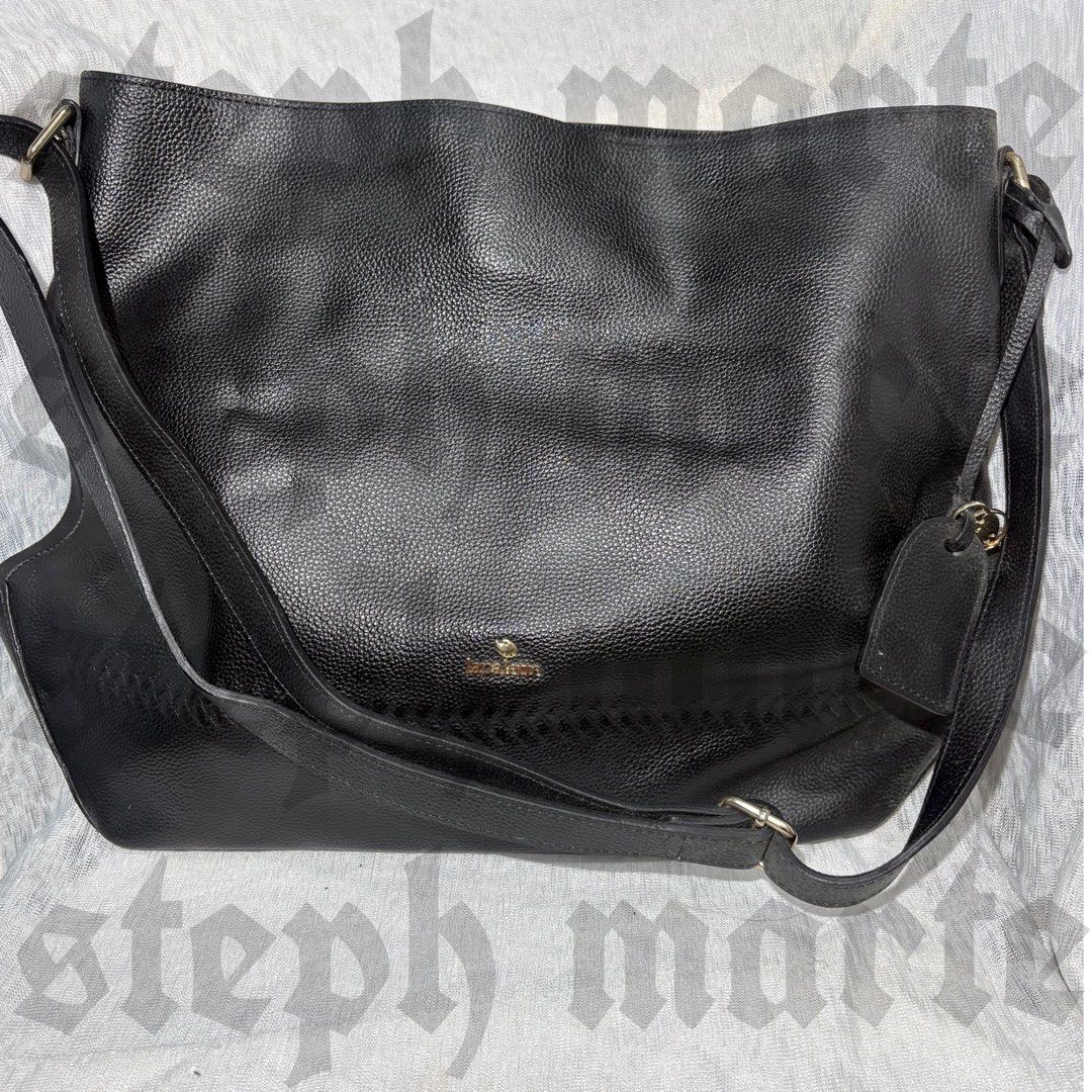 Lapalette Black Leather Bag (Category: Tote Bags) located in Mandaluyong City. Submitted by aestephics (Listing ID 1450070018, Image 1). Description: rfs need student funds! issue: minimal stain inside for inquiries, message anytime note: kindly manage your expectations for pre-loved items. loc: mandaluyong city near rtu mop gcash or maya shipping via lalamove, j&t, or angkas padala.