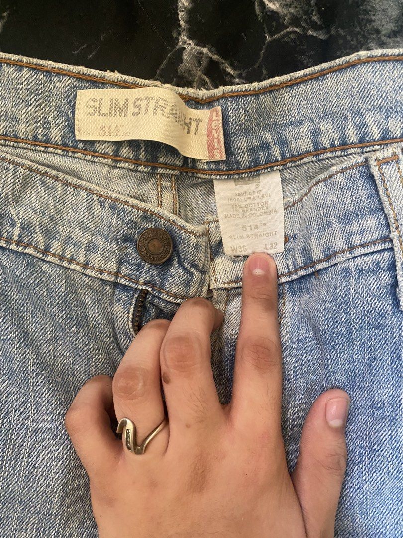 Levis 514 slim straight distressed jorts (Category: Shorts) located in Calamba. Submitted by matthymattiu (Listing ID 1449963989, Image 3). Description: Waist 36.