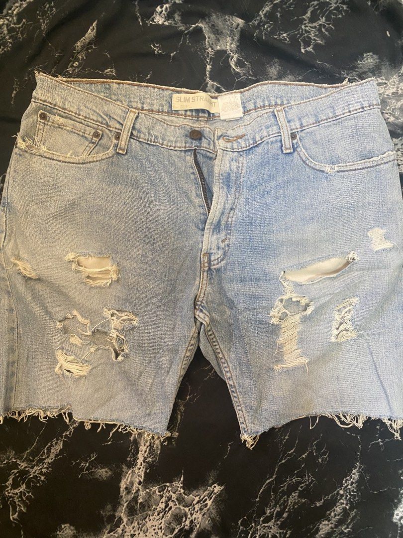 Levis 514 slim straight distressed jorts (Category: Shorts) located in Calamba. Submitted by matthymattiu (Listing ID 1449963989, Image 1). Description: Waist 36.