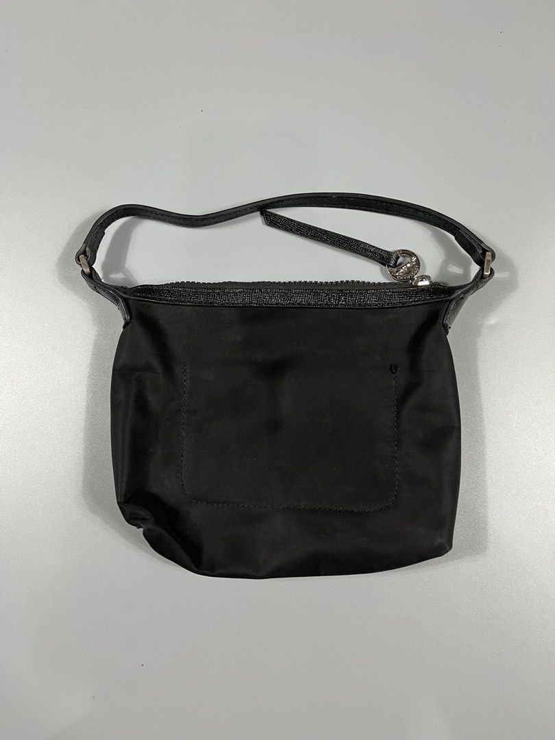 Long champ - Le Pliage - Neo Hand Bag (Category: Clutches) located in Taguig. Submitted by chicpicked (Listing ID 1450039027, Image 2). Description: Long champ - Le Pliage - Neo Hand Bag Authentic Excellent condition No flaws 1,100.