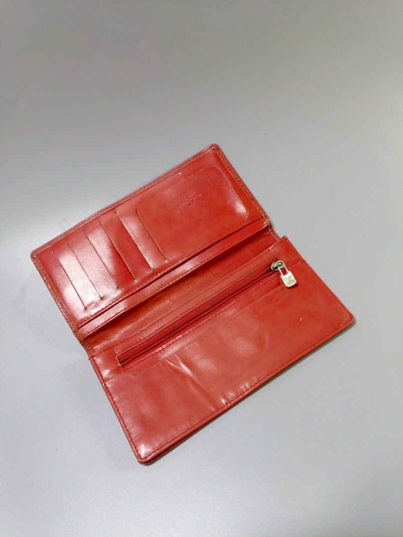 Louis Vuitton Long Wallet (Category: Luxury Bags & Wallets) located in Bacolod City. Submitted by luxtrend.ph (Listing ID 1449986227, Image 3). Description: 👛Lou¡s Vu¡tton Long Wallet👛 •Very good condition •Minimal sign of usage •Can put paper bills / credit cards •₱rice: 1,499 shipped🏷 •DM me to purchase📩 Courier: J&T Express🛫 MOP: Gcash / Bank Transfer💸 PAYMENT FIRST (NO COD)📌 NO RETURN / NO EXCHANGE❌.