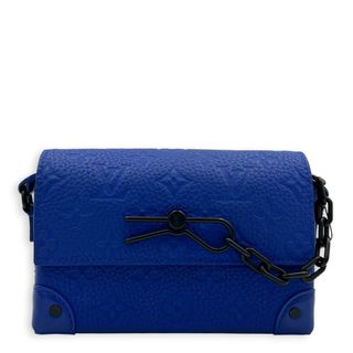 (Category: ) located in . Submitted by carousellluxury (Listing ID 1450043004, Image 1). Description: .