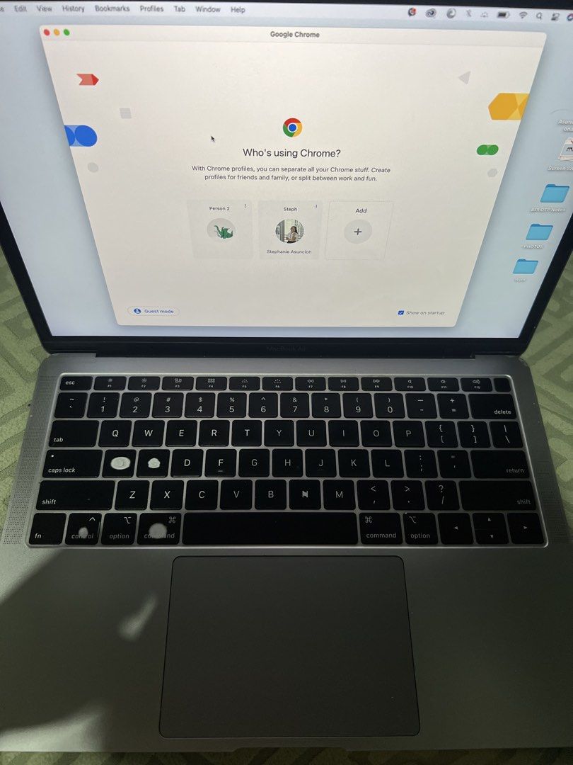 MacBook Air (Retina, 13-inch, 2019) (Category: Laptops & Notebooks) located in Quezon City. Submitted by anndeclutters_ (Listing ID 1450094355, Image 3). Description: * Bought from Beyond the Box * Still fully functional and works well for everyday use * No box * Comes with a compatible charger (original Apple charger no longer available) * Honest condition with visible signs of use Issues: * Keyboard backlight not working * Some keyboard letters