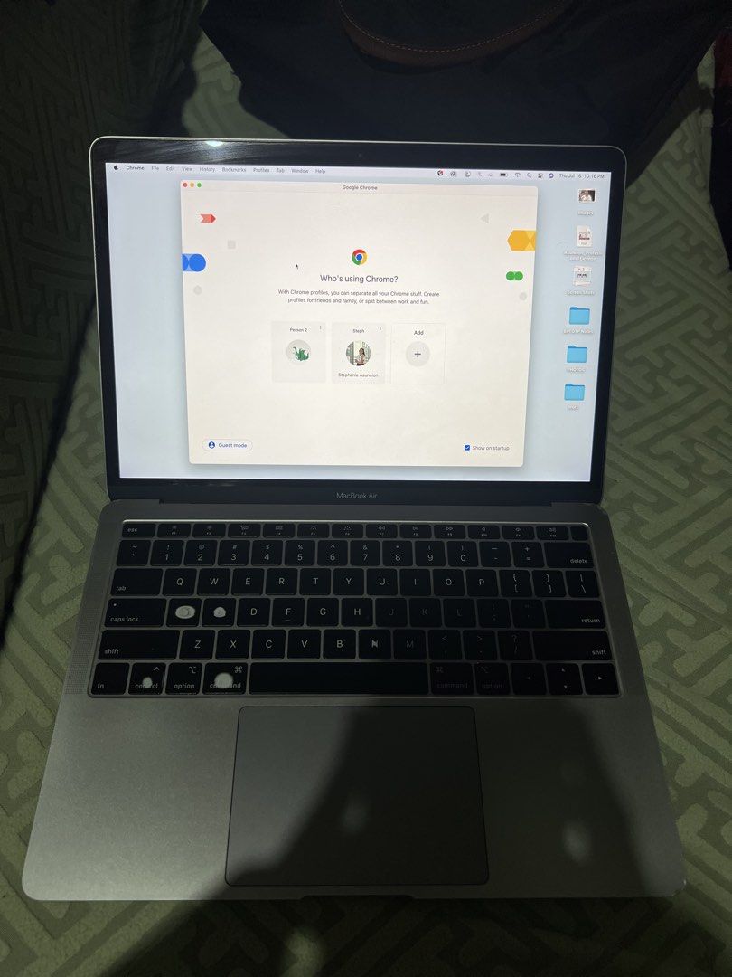 MacBook Air (Retina, 13-inch, 2019) (Category: Laptops & Notebooks) located in Quezon City. Submitted by anndeclutters_ (Listing ID 1450094355, Image 2). Description: * Bought from Beyond the Box * Still fully functional and works well for everyday use * No box * Comes with a compatible charger (original Apple charger no longer available) * Honest condition with visible signs of use Issues: * Keyboard backlight not working * Some keyboard letters