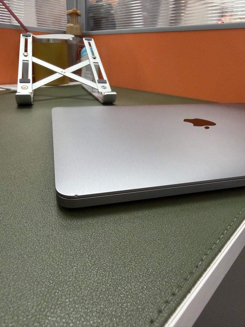 Apple Macbook Pro 13 inch 2017 Intel i5510813679094353925