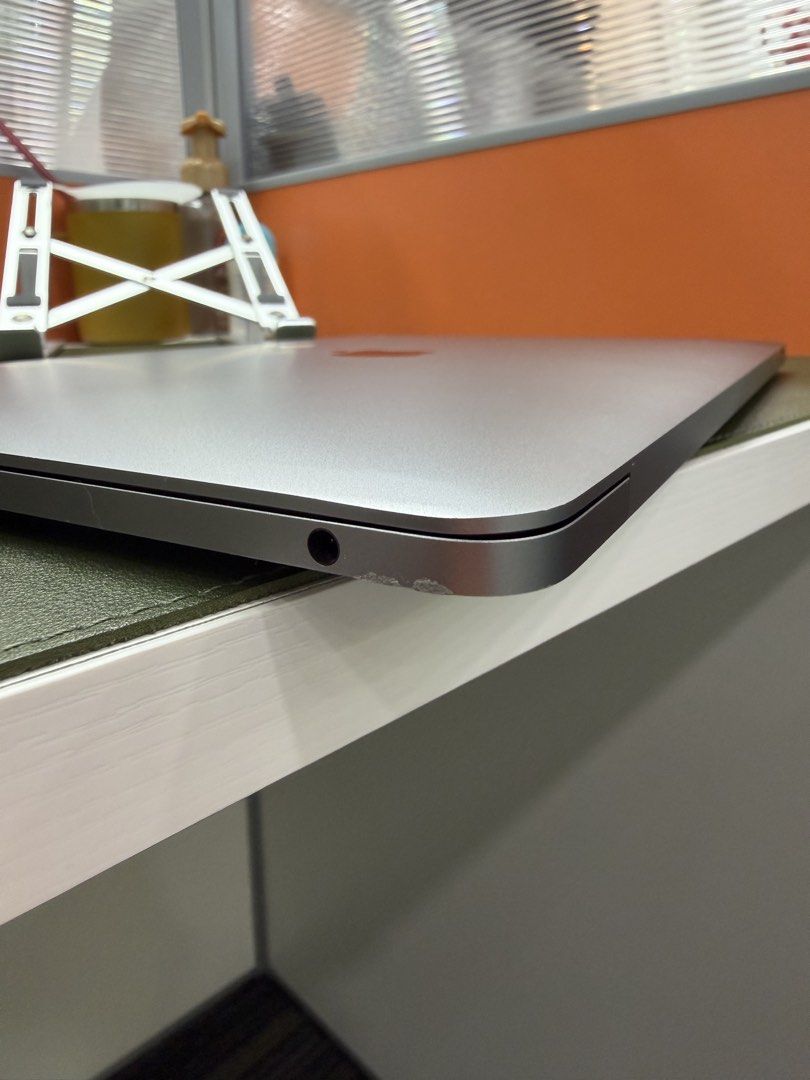 Apple Macbook Pro 13 inch 2017 Intel i5510813679094353924