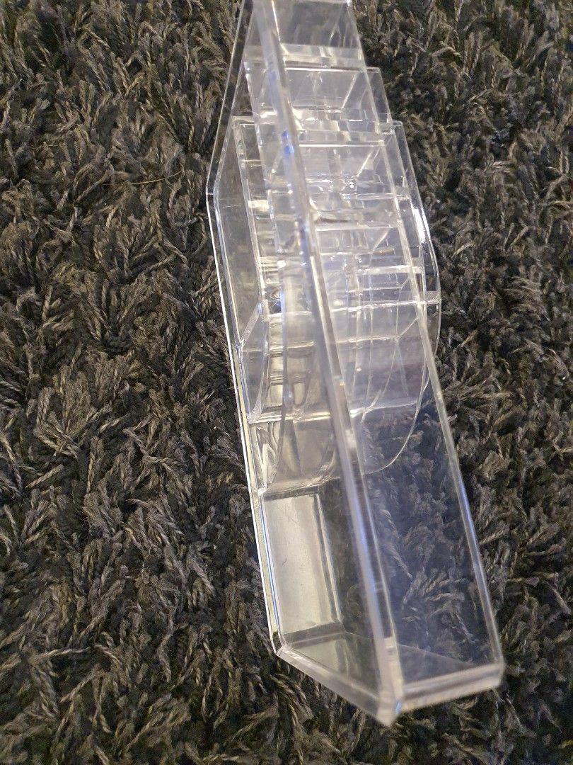 Makeup organizer acrylic (Category: Makeup) located in Taguig. Submitted by supernova888 (Listing ID 1450024479, Image 3). Description: neg for lalamove only.