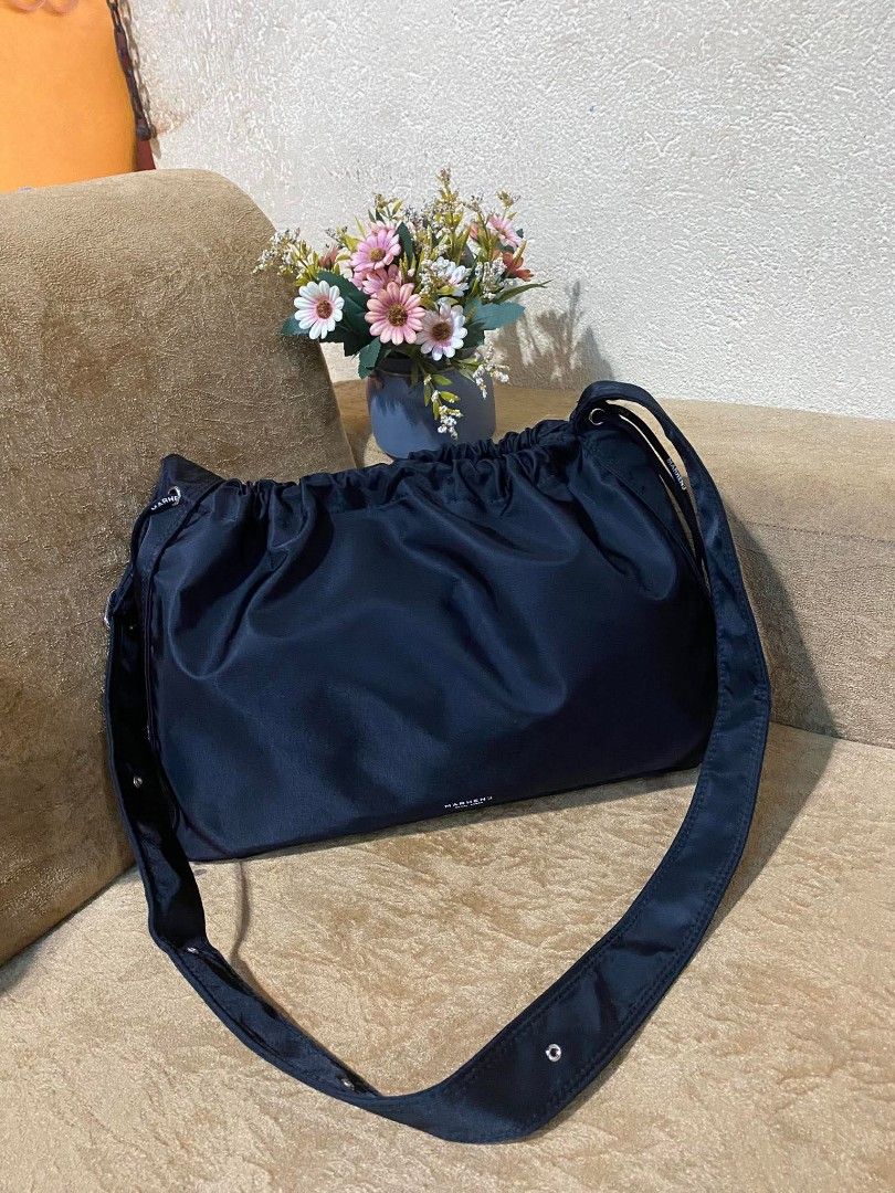 MARHEN.J (Category: Luxury Bags & Wallets) located in Dumaguete. Submitted by camillaolshoppe2 (Listing ID 1450047781, Image 3). Description: Authentic Marhen J Ang ganda promise Tag nlang kulang Good as new Super tibay Kahit umulan d mababasa gamit mo Dito Mine ko to pag d mabenta.