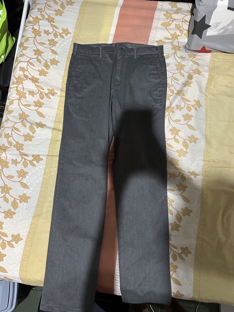 Men's Grey Dress Pants (Category: Trousers) located in Manila. Submitted by saveru (Listing ID 1449979318, Image 1). Description: - Waist 79CM - Classic fit grey dress pants - Suitable for work or smart casual occasions - Two buttoned pockets on the back - Simple, versatile, and a great addition to any wardrobe.