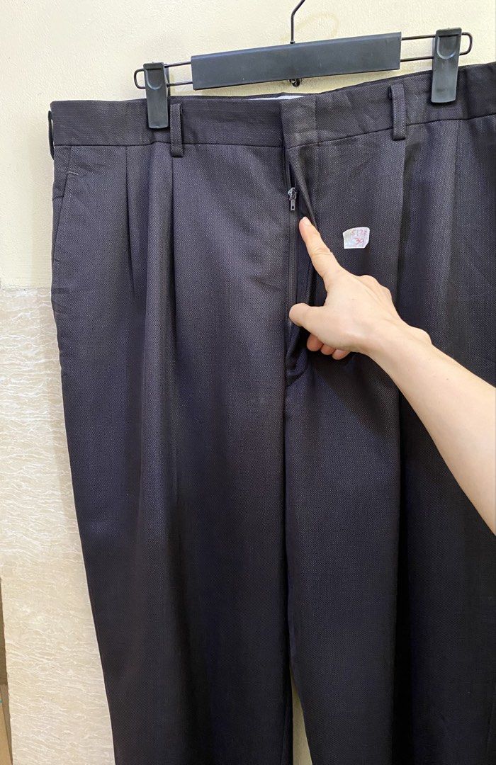 Men’s Slacks / Formal Pants (Category: Trousers) located in Manila. Submitted by muqin_chimary (Listing ID 1450024130, Image 2). Description: Color: Dark Brown with Gray Undertones Waistline 39 Length 41 inch Inseam 28.5” Hem 9.5” Thrifted. All items are sold as-is and have not been washed. No damage Gcash payment only J&T shipping fee: Php44 Lalamove pickup: Payment first bago i-release ang item sa rider. TYSM! .