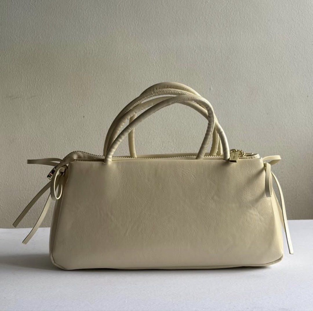 MICHAELA Classy Elongated Underarm Bag with Bows (Category: Shoulder Bags) located in Manila. Submitted by mimitchii (Listing ID 1450058912, Image 2). Description: - Used once - Original Price: 1,299.
