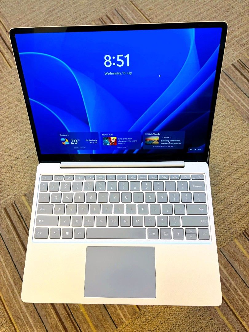 Microsoft Surface Laptop Go | Intel Core i5 10th Gen | 16GB RAM | 256GB SSD | Touchscreen | Windows 11 Pro - Microsoft office activated - Excellent working condition