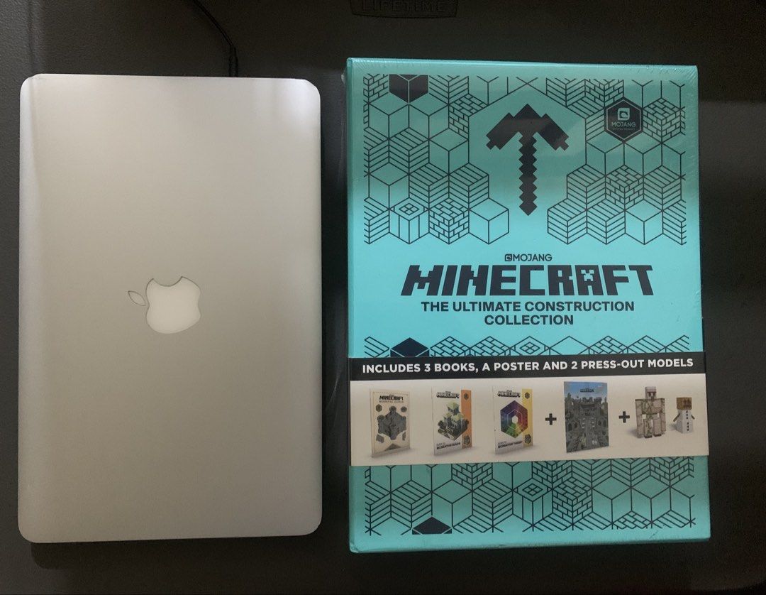 Minecraft Ultimate Construction Collection (Category: Lego & Building Sets) located in Valenzuela. Submitted by preloved_by_poshspeiz (Listing ID 1449969747, Image 3). Description: Authentic. Not used and still sealed in plastic.