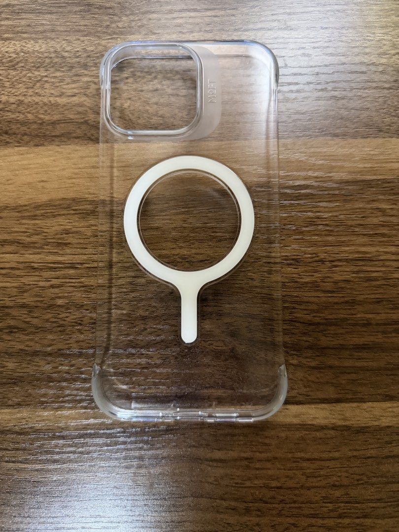 Moft Snap Invisible Case for iPhone 16 pro max (Category: Cases & Sleeves) located in Quezon City. Submitted by nicoandjujie (Listing ID 1450002286, Image 1). Description: Slightly used original Moft Snap Invisible Case for iPhone 16 pro max No box.