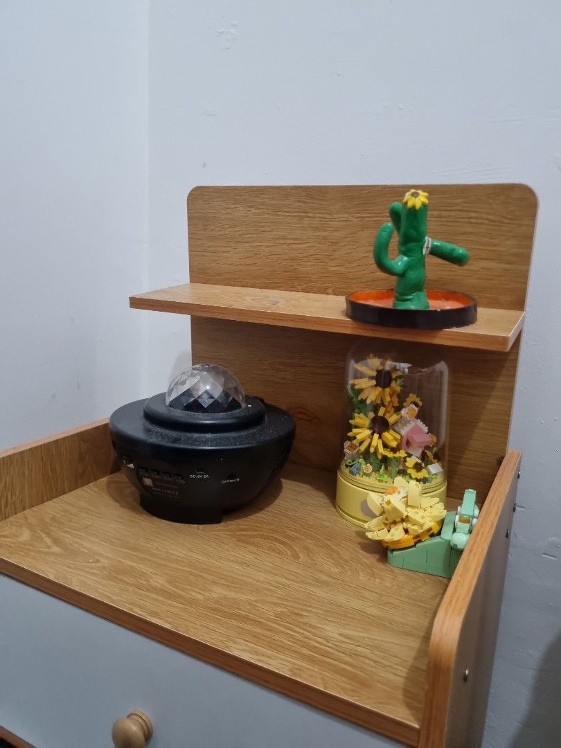 Nakas Kayu Minimalist (Kategori: Perabotan Rumah) berada di Bogor. Dikirim oleh marelsbth (ID iklan 1450096975, Gambar 3). Deskripsi: Nakas Minimalis pemakaian 4 bulan, dijual karena pindah kost. No cacat masih mulus. Deskripsi ukuran ada di foto.