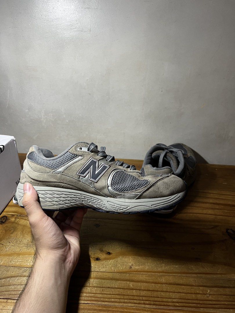 New Balance 2002R (Category: Sneakers) located in Manila. Submitted by jdstrll (Listing ID 1449988268, Image 2). Description: Size Euro: 42 🚚Mode of Delivery: J&T/Lalamove/Meet up ❗️issue is already at the photo but still presentable when u wear 🫴🏼 Just Made an offer 📦We ship nationwide: Luzon/Visayas/Mindanao 🧾Mode of Payment: Gcash/Landbank/BPI/Gotyme/RCBC ✅ Shipping fee should be shouldered by the buyer. ❌Note: STRICTLY NO PALAWAN REMITTA