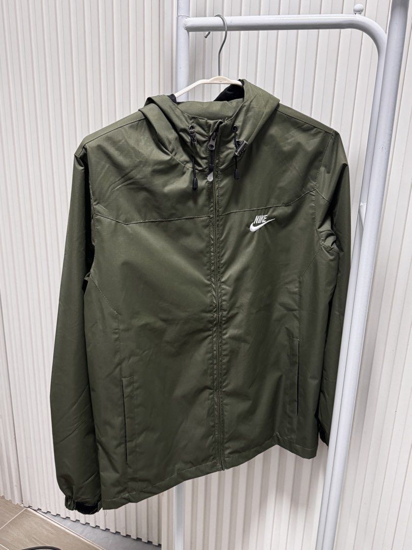Nike Windbreaker （分類：外套及戶外衣服）位於 Hong Kong。 由 ashashhh 提交（商品編號 1449967678，圖片 1）。簡介： 。